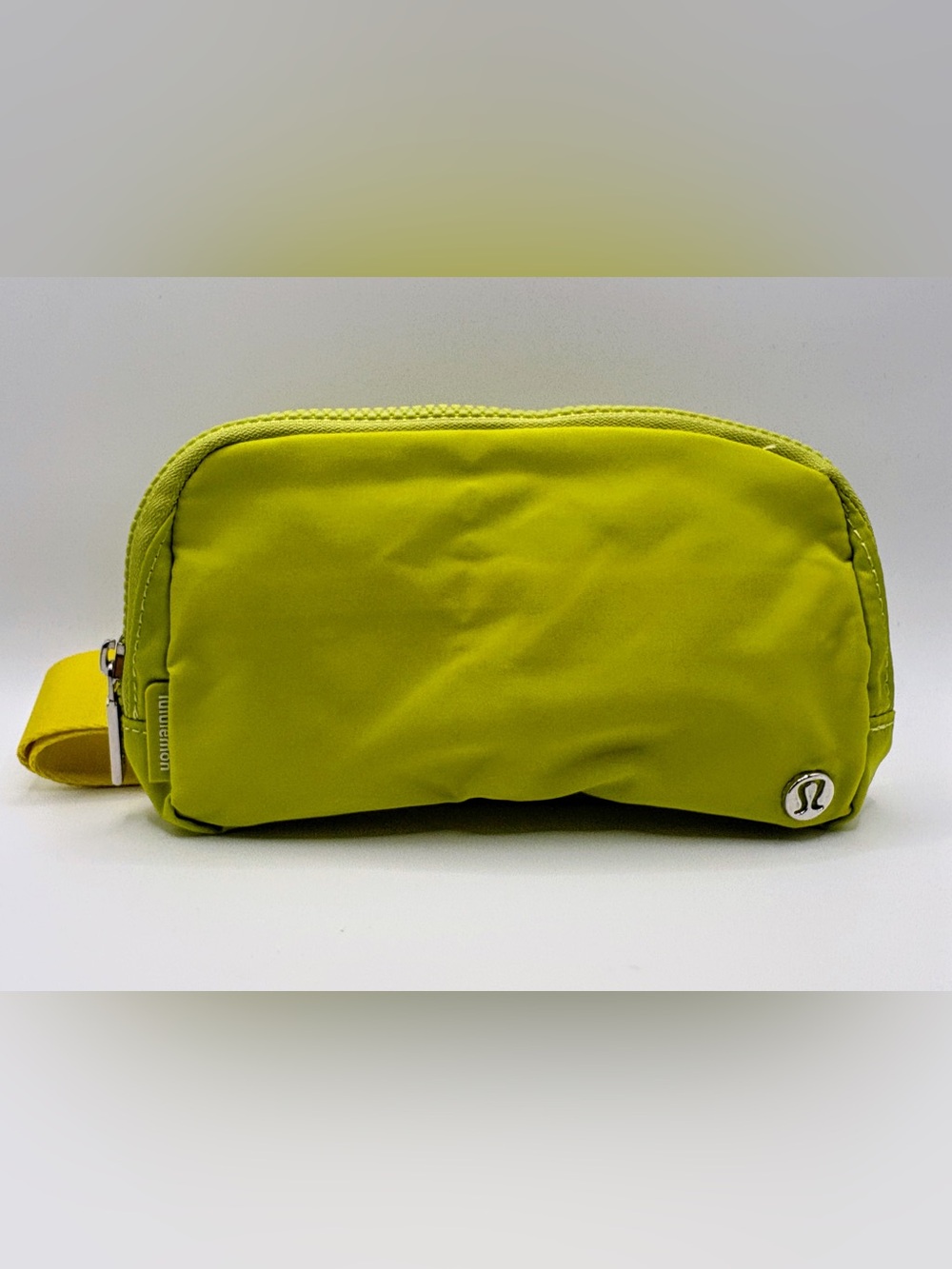 NWOT lululemon Everywhere Belt Bag 1L Yellow Serpentine